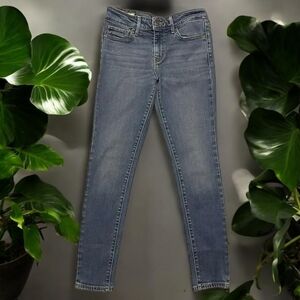 Stylish Denim Women's Skinny Jeans